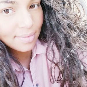 Meet your Posher, Lina